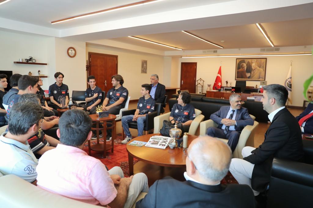 Kartal’ın Gururu ‘Göktürkler Takımı’ndan Başkan Gökhan Yüksel’e Ziyaret