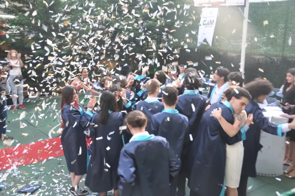 “ÖZEL ÇAM ANADOLU LİSESİNDE MEZUNİYET HEYECANI”