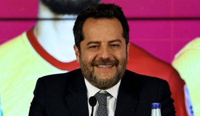 Erden Timur: Tarikatçı dendiği için Alevi olduğumu söylemek zorunda kaldım