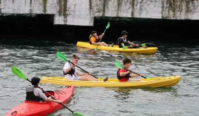 SARIYERLİ GENÇLERİN BOĞAZDA KANO HEYECANI