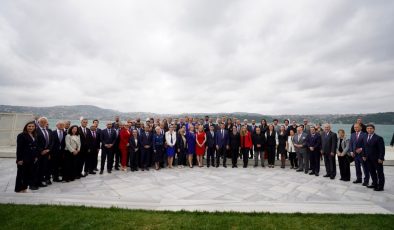 BAŞKONSOLOSLARLA BİR ARAYA GELDİ