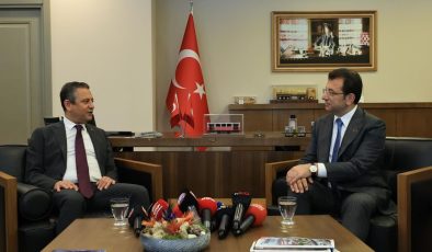 CHP GENEL BAŞKANINDAN İMAMOĞLU’NA TEBRİK ZİYARETİ
