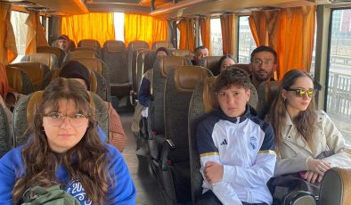 GENÇLER İSTEDİ, BAŞKAN ÜCRETSİZ ULAŞIM SERVİSLERİNİ HİZMETE ALDI