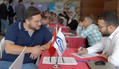 ‘Tuzla Kariyer ve İstihdam Buluşmaları’nın 40’ıncısı yoğun katılımla gerçekleşti