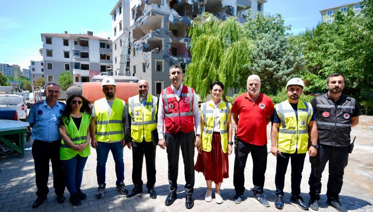 Kartal Belediyesi, Riskli Konutların Yıkımına Devam Ediyor