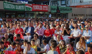 Maltepe Meydanı’ndan Milli Takım’a destek