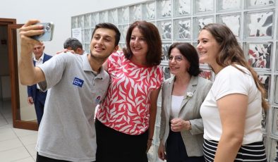 İlk bayramlaşma çalışanlarla