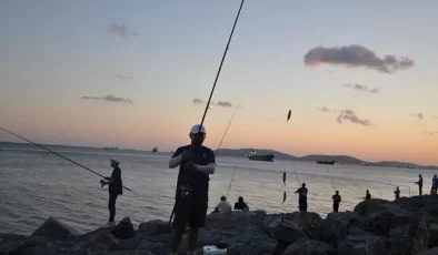 Amatör Balıkçılar En Çok Balığı Tutmak İçin Yarıştı