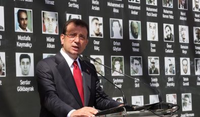 15 TEMMUZ ŞEHİTLERİ İBB ÖNÜNDE ANILDI