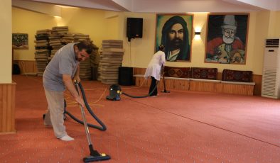 İBADETHANELER TİTİZLİKLE TEMİZLENİYOR