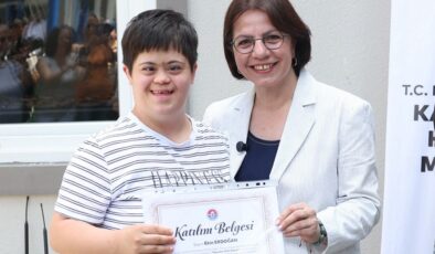 Üreten Engelliler Merkezi’nde sertifika töreni