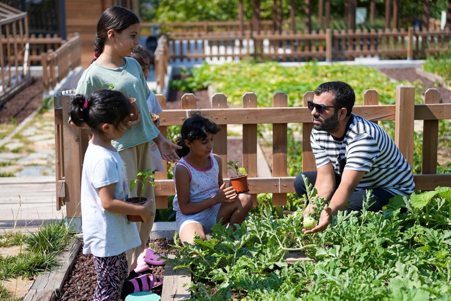 “Çocuk Tarım Parkı”nda engelleri aştılar