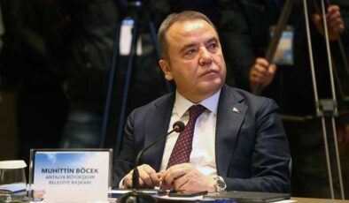 Muhittin Böcek yeniden hastaneye kaldırıldı