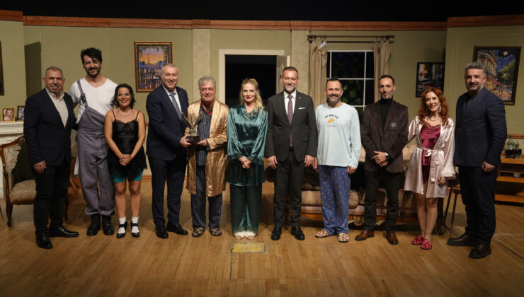 Kartal’da Kahkahalarla Dolu Bir Tiyatro Akşamı